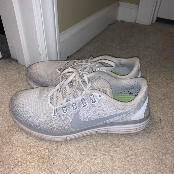 Nike Shoes - White Nike shoes Nike Shoes - White Nike shoes